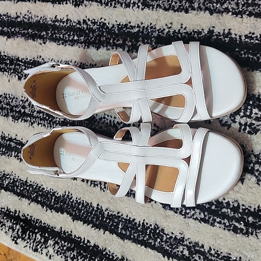 Naturalizer Sandals Size 9